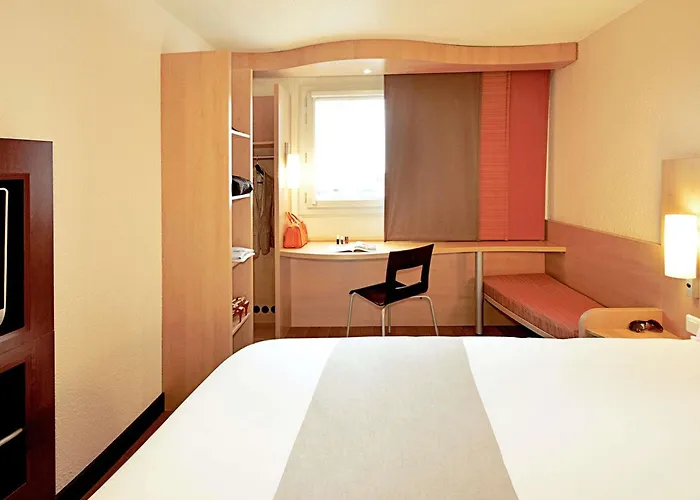 Ibis Oviedo Hotel photo